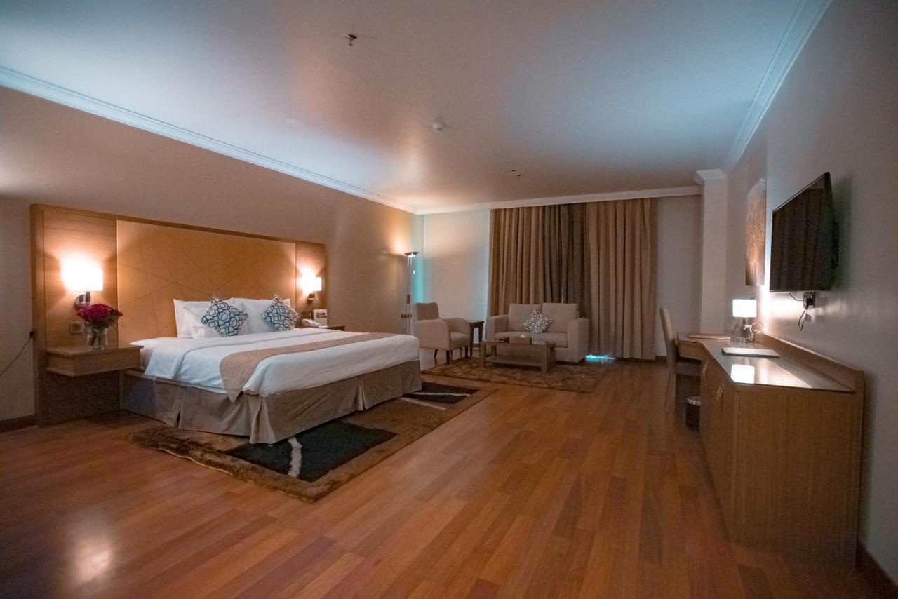 Golden Tulip Hotel Buraidah Al Qassim Buitenkant foto