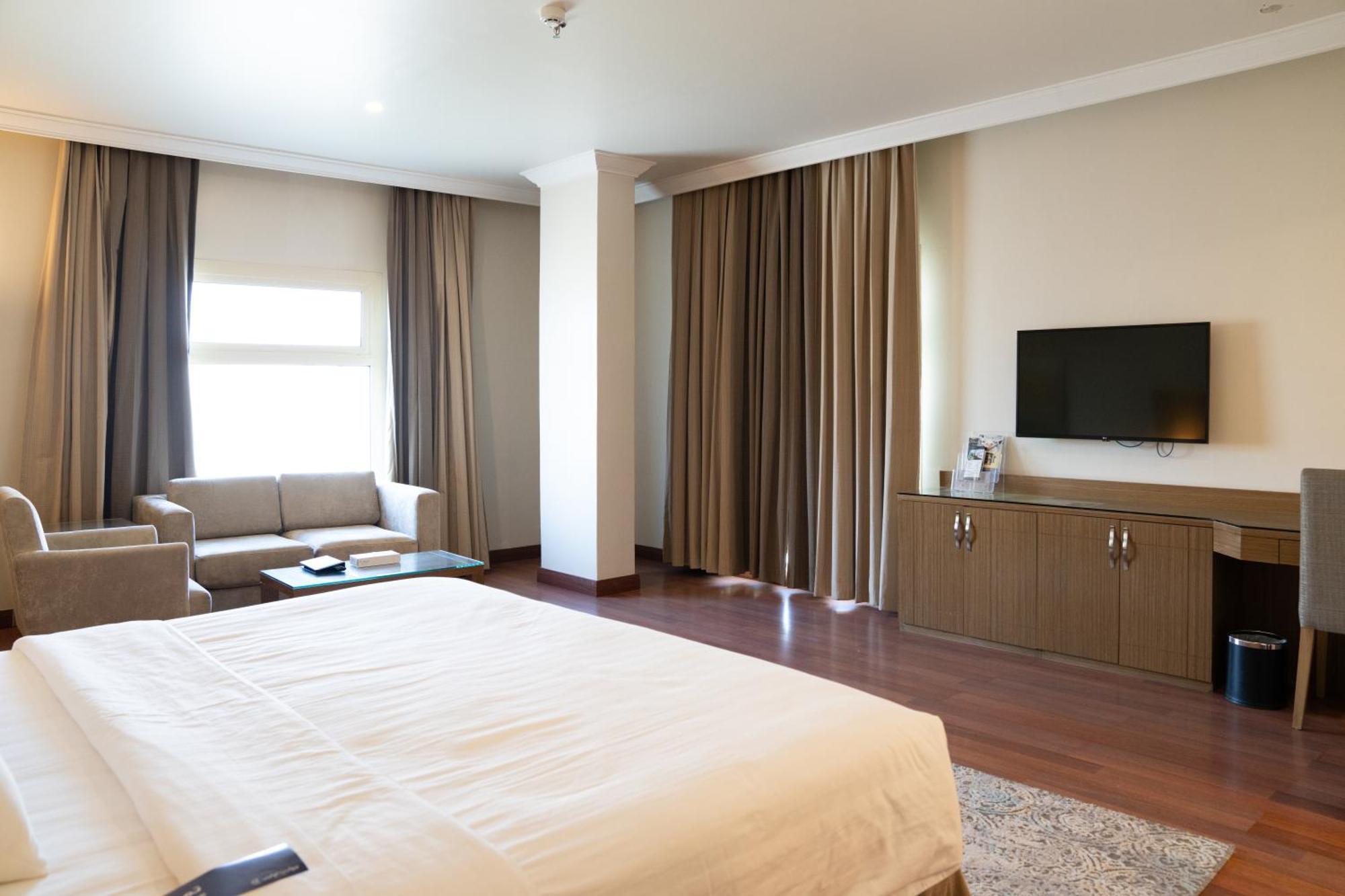 Golden Tulip Hotel Buraidah Al Qassim Buitenkant foto