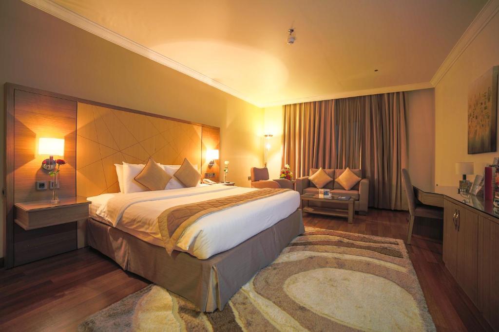 Golden Tulip Hotel Buraidah Al Qassim Buitenkant foto